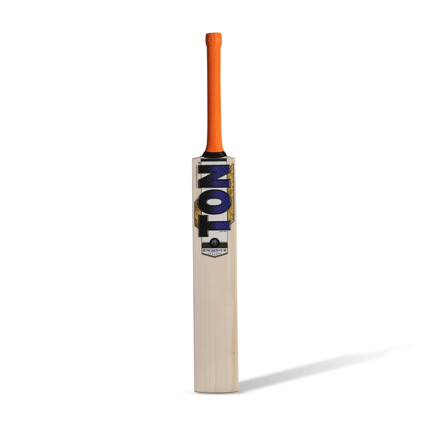 SS Ton Reserve Edition No.6 English willow cricket. Bat, front view